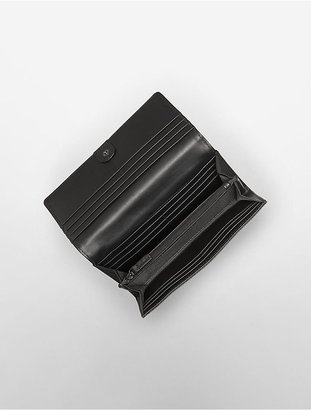 Calvin Klein Womens Aura Textured Leather Flap Envelope Wallet