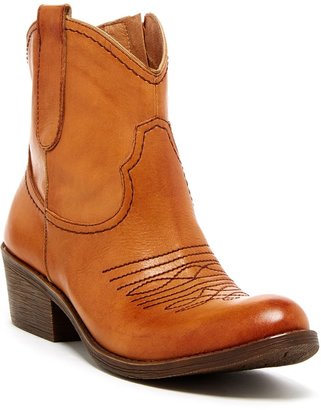 Naya Sandy Western Boot