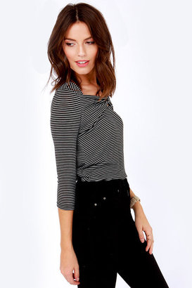Moon Collection Near and Noir White and Black Striped Top
