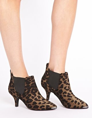 ASOS ARMER Pointed Chelsea Ankle Boots