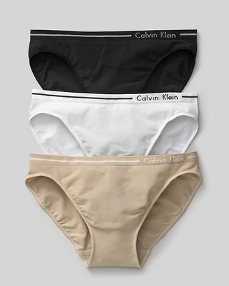 Calvin Klein Underwear Women's Seamless Bikini