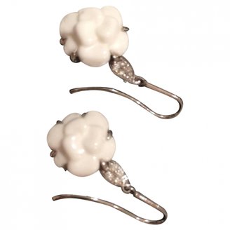 Chanel White White gold Earrings Camélia