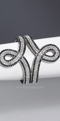 Swirl design bangle bracelet