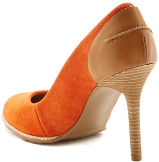 Kenneth Cole Reaction Hum Away Pump