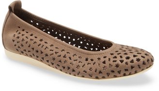 arche lilly flats