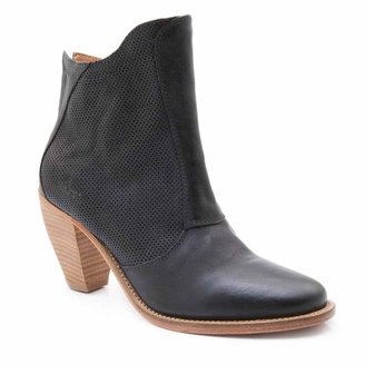 J Shoes Ranch Women's Platin Leather Ankle Boots B2424