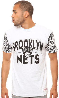 Mitchell & Ness The Brooklyn Nets Shot Blocker Tee in White and Black
