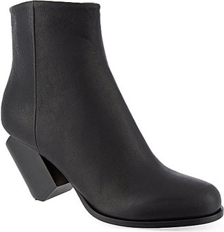 Maison Martin Margiela 7812 Maison Martin Margiela Broken heel ankle boots