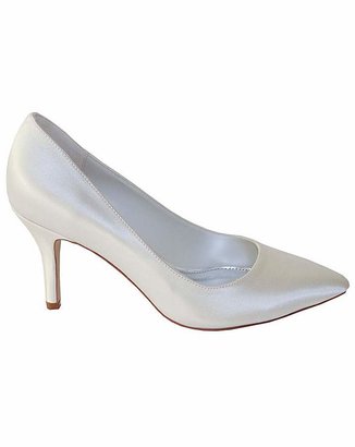 Perfect Dyeable Pointed Court Shoe