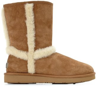 UGG Carter Exposed Shearling Ankle Boots