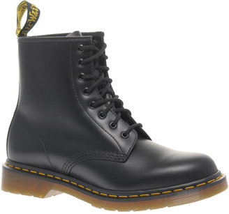 Dr. Martens Modern Classics Smooth 1460 8-Eye Boots