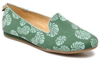 Flip*Flop Women's Coffee Leaf Rounded toe Loafers in Green