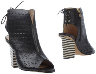 House Of Harlow Shoe boots