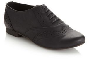 Call it SPRING Black 'Sorvagur' low heel brogue shoes