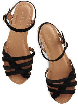 Bass Come Out and Plait Sandal in Onyx