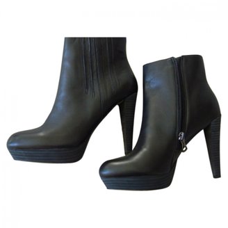 BCBGMAXAZRIA Black Leather Ankle boots