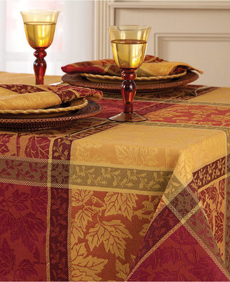 Bardwil Montvale 70" Round Tablecloth