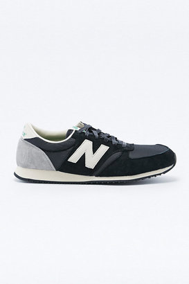 New Balance 420 Suede Runner Trainers in Black