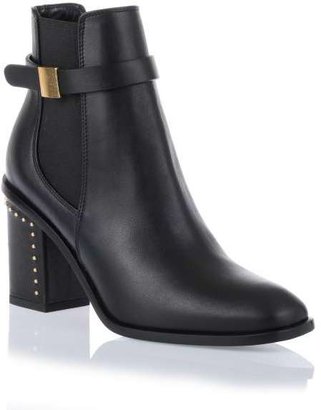Alexander McQueen Black leather embellished chelsea boot